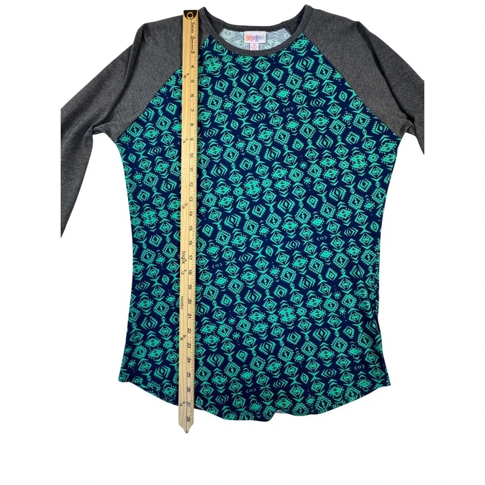 LuLaRoe Randy Tee Women Small Gray Teal Geometric 3/4 Sleeve Raglan Baseball Top - Picture 6 of 8